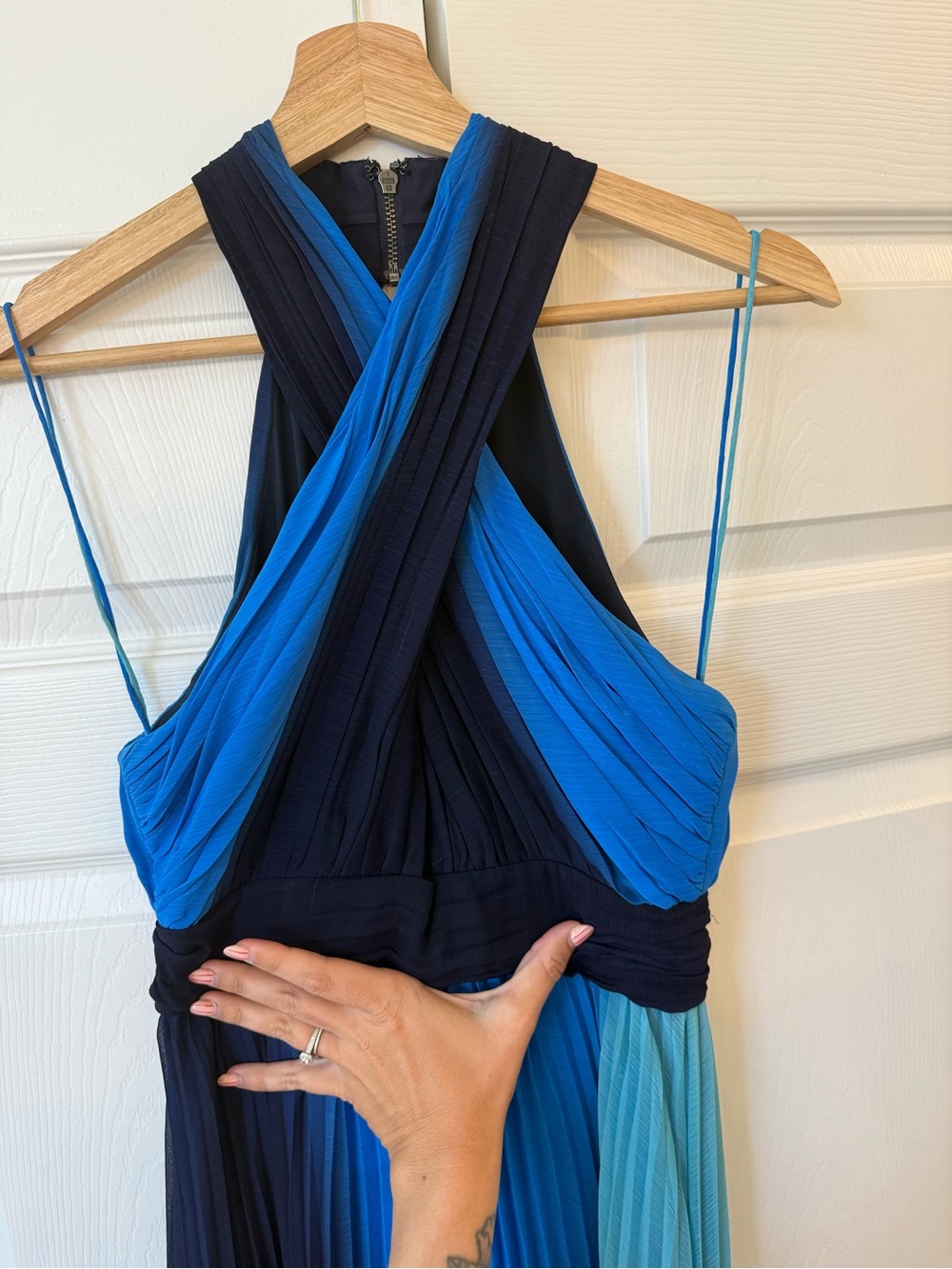Alice + Olivia Jaelyn Cross Top Flare Dress in Blue Ombre - Picture 4 of 9